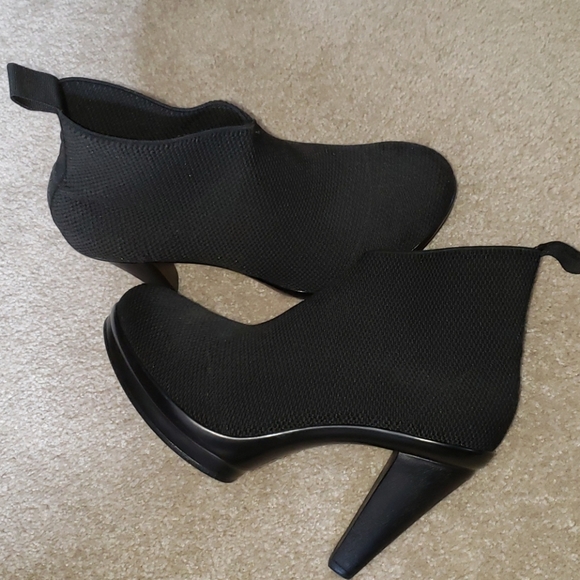 Platform booties - Picture 4 of 4